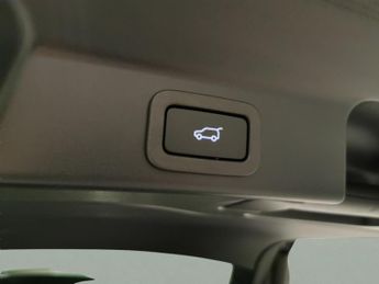 Jaguar F-PACE 2.0 D200 MHEV R-Dynamic SE AWD (204 ps) - CARPLAY - KEYLESS ENTR