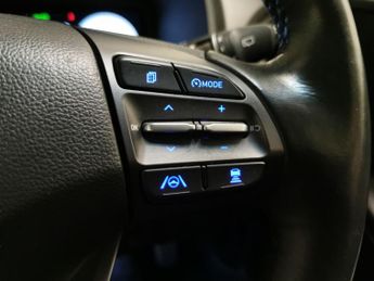 Hyundai Kona 39kWh Premium (10.5kW Charger) (136 ps) - HEATED SEATS - HEATED 