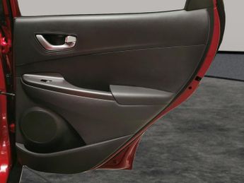 Hyundai Kona 39kWh Premium (10.5kW Charger) (136 ps) - HEATED SEATS - HEATED 