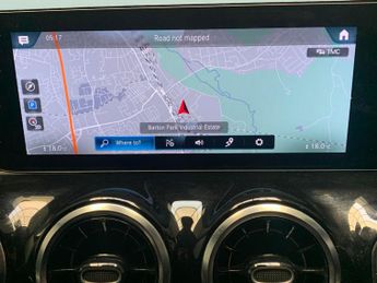 Mercedes-Benz GLA 1.3 GLA250e 15.6kWh Exclusive Edition Plug-in 8G-DCT (218 ps) - 