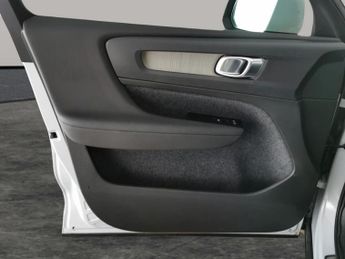 Volvo XC40 1.5h T5 Recharge 10.7kWh Ultimate Bright Plug-in (262 ps) - SENS
