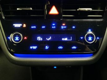 Hyundai Ioniq 38.3kWh Premium (136 ps) - REVERSE CAM - NAV - HEATED SEATS