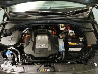 Hyundai Ioniq 38.3kWh Premium (136 ps) - REVERSE CAM - NAV - HEATED SEATS