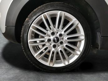 Mini Hatch 1.5 Cooper Steptronic (136 ps) - SPORT LEATHER STEERING WHEEL