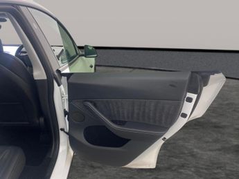 Tesla Model Y (Dual Motor) Long Range 4WDE (384 bhp) - HEATED STEERING