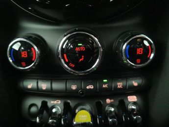 Mini Electric Hatch Cooper SE 32.6kWh Level 2 (184 ps) - NAV - INTERIOR LIGHT PACK