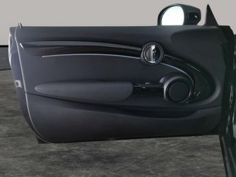 Mini Electric Hatch Cooper SE 32.6kWh Level 2 (184 ps) - NAV - INTERIOR LIGHT PACK