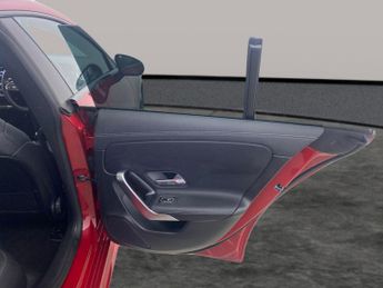 Mercedes-Benz CLA 1.3 CLA180 AMG Line (Executive) Shooting Brake 7G-DCT (136 ps) -