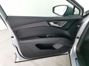 Audi Q4 E-tron 40 Sport 82kWh (204 ps) - LED - REVERSE CAM - HEATED LEATHER