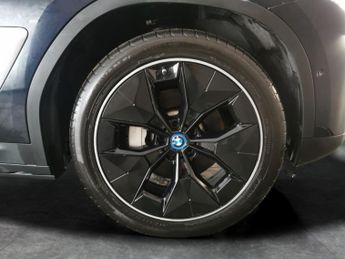 BMW iX3 80kWh Premier Edition Pro (286 ps) - SURROUND VIEW - DRIVING ASS