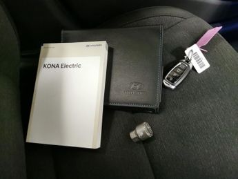 Hyundai Kona 39kWh Premium (10.5kW Charger) (136 ps) - HEATED SEATS - HEATED 