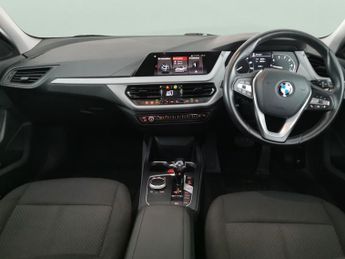 BMW 1 Series 1.5 118i SE DCT (140 ps) - CARPLAY - LED - NAV