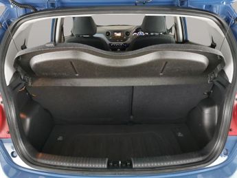 Hyundai i10 1.2 SE (87 ps) - CD PLAYER - ELECTRIC WINDOWS - DAYTIME RUNNING 