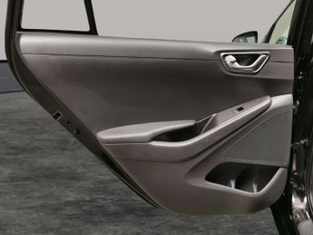 Hyundai Ioniq 38.3kWh Premium (136 ps) - REVERSE CAM - NAV - HEATED SEATS