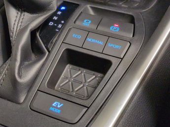 Toyota RAV4 2.5 VVT-h GPF Design CVT (218 ps) - REVERSE CAM - NAV - LANE TRA