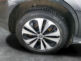 Mercedes-Benz EQC EQC 400 80kWh Sport 4MATIC (408 ps) - COMFORT PACK - BLIND SPOT 