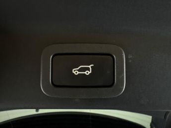 Jaguar F-PACE 2.0 D180 Chequered Flag AWD (180 ps) - MERIDIAN AUDIO - REVERSE 