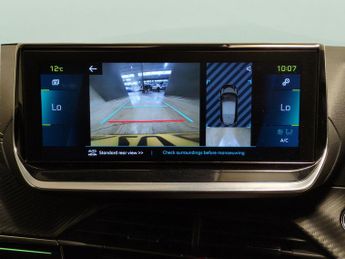 Peugeot E-208 50kWh GT (136 ps) - LED - REVERSE CAM - NAV