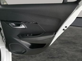 Peugeot E-208 50kWh GT (136 ps) - LED - REVERSE CAM - NAV