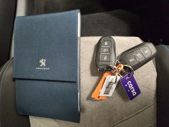 Peugeot E-208 50kWh GT (136 ps) - LED - REVERSE CAM - NAV