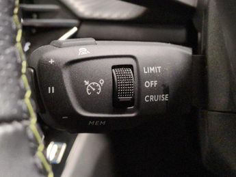 Peugeot E-208 50kWh GT (136 ps) - LED - REVERSE CAM - NAV