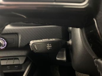 Audi A1 1.0 TFSI 25 Sport Sportback S Tronic (95 ps) - CRUISE - AIR CON