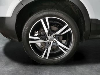 Volvo XC40 1.5h T5 Twin Engine Recharge 10.7kWh R-Design Plug-in (262 ps) -