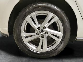 Volkswagen Polo 1.0 TSI R-Line DSG (95 ps) - DIGITAL DASH - PADDLE SHIFT - PARK 