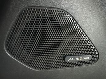 Jaguar F-PACE 2.0 D180 Chequered Flag AWD (180 ps) - MERIDIAN AUDIO - REVERSE 