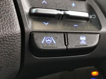 Hyundai Kona 39kWh Premium (10.5kW Charger) (136 ps) - HEATED LEATHER - HEATE