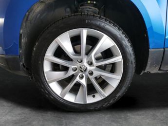 Skoda Karoq 1.5 TSI ACT SE L DSG (150 ps) - SMARTLINK - REVERSE CAM - NAV