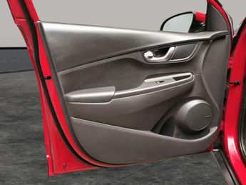 Hyundai Kona 39kWh Premium (10.5kW Charger) (136 ps) - HEATED LEATHER - HEATE