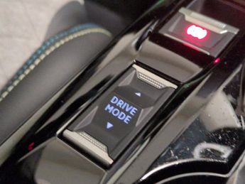 Peugeot E-208 50kWh GT (136 ps) - LED - REVERSE CAM - NAV