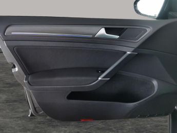 Volkswagen E-golf 35.8kWh e-Golf (136 ps) - LED - BLUETOOTH - PARK SENSORS