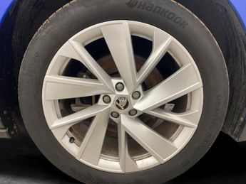 Skoda Enyaq 62kWh 60 (179 ps) - CLIMATE PACK - PARKING PACKAGE - LED