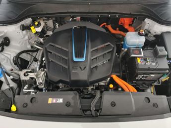 Hyundai Kona 39kWh Premium (10.5kW Charger) (136 ps) - KEYLESS ENTRY - LED - 