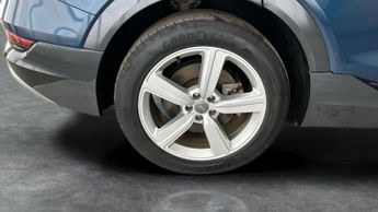 Audi e-tron 55 quattro 95kWh (408 ps) - WIRELESS CHARGER - AIR SUSPENSION