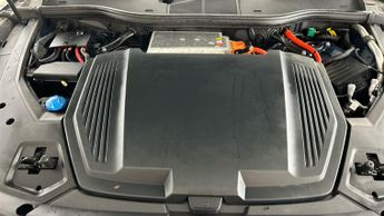 Audi e-tron 55 quattro 95kWh (408 ps) - WIRELESS CHARGER - AIR SUSPENSION
