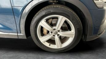 Audi e-tron 55 quattro 95kWh (408 ps) - WIRELESS CHARGER - AIR SUSPENSION