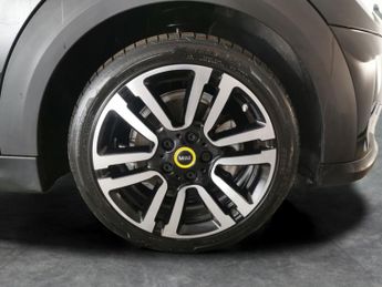 Mini Electric Hatch Cooper SE 32.6kWh Level 2 (184 ps) - BLACK ROOF AND MIRROR CAPS 