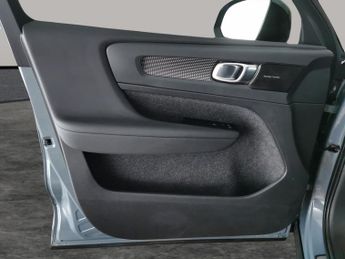 Volvo XC40 Recharge Twin 78kWh Pro AWD (408 ps) - HK AUDIO - SURROUND VIEW