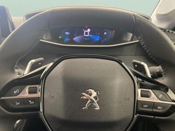 Peugeot 208 1.2 PureTech Allure Premium + EAT (130 ps) - NAV - BLUETOOTH - C