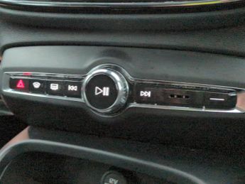 Volvo XC40 Recharge Twin 78kWh Pro AWD (408 ps) - HK AUDIO - SURROUND VIEW