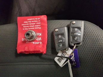 Volkswagen E-golf 35.8kWh e-Golf (136 ps) - LED - BLUETOOTH - PARK SENSORS