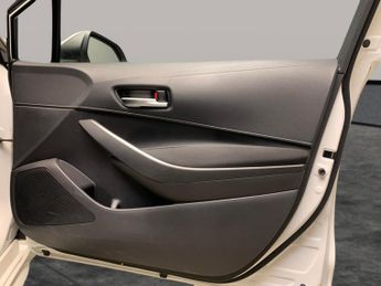 Toyota Corolla 1.8 VVT-h Design Touring Sports CVT (122 ps) - KEYLESS ENTRY - P