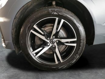 Volvo XC60 2.0h T6 Recharge 11.6kWh R-Design Plug-in AWD (340 ps) - LED - R