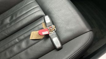 Audi e-tron 55 quattro 95kWh (408 ps) - WIRELESS CHARGER - AIR SUSPENSION