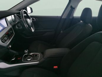 BMW 1 Series 1.5 118i SE DCT (140 ps) - KEYLESS ENTRY - LED - NAV