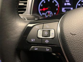 Volkswagen T-Roc 1.5 TSI EVO Active DSG (150 ps) - HEATED SEATS - DAB - BLUETOOTH