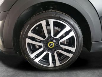 Mini Electric Hatch Cooper SE 32.6kWh Level 2 (184 ps) - BLACK ROOF AND MIRROR CAPS 